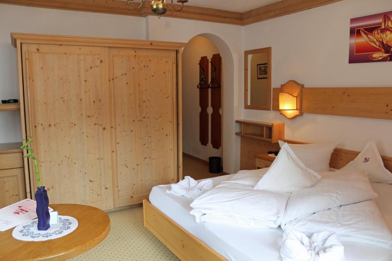 Hotel Schwarzer Adler Nauders Zewnętrze zdjęcie