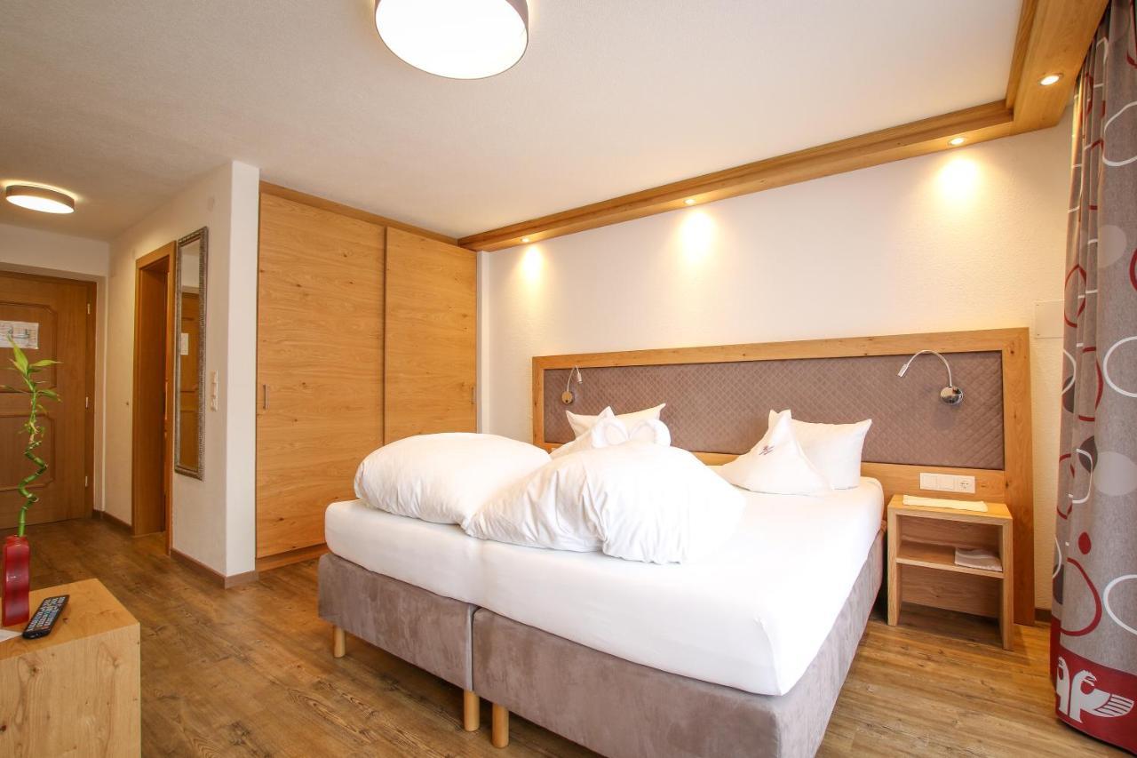 Hotel Schwarzer Adler Nauders Zewnętrze zdjęcie