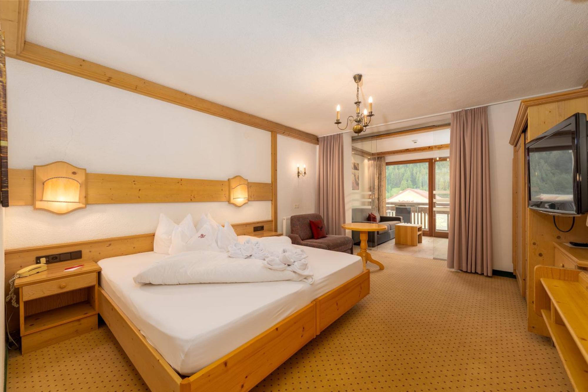Hotel Schwarzer Adler Nauders Zewnętrze zdjęcie